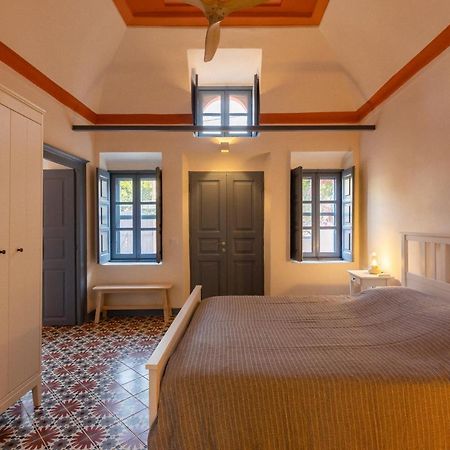 St.Mammas Traditional Apartment メッサリア エクステリア 写真