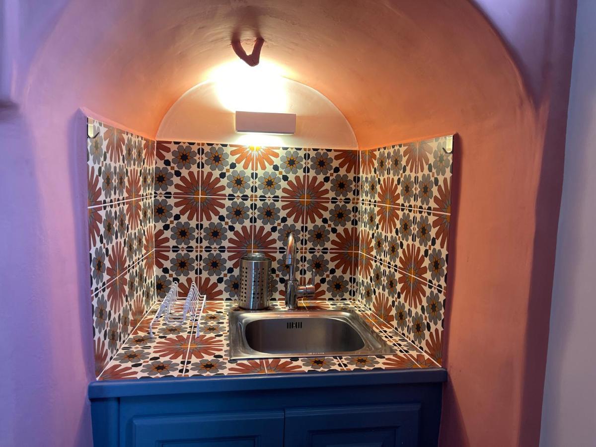 St.Mammas Traditional Apartment メッサリア エクステリア 写真