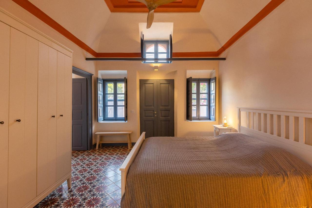 St.Mammas Traditional Apartment メッサリア エクステリア 写真