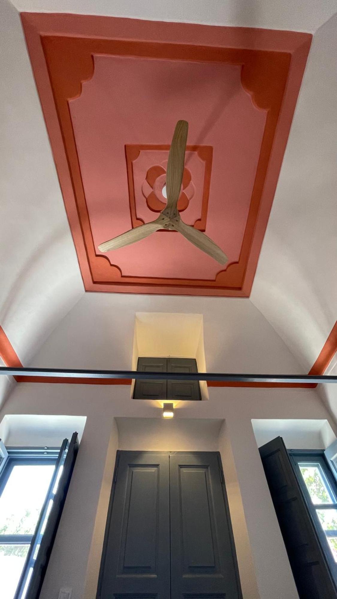 St.Mammas Traditional Apartment メッサリア エクステリア 写真